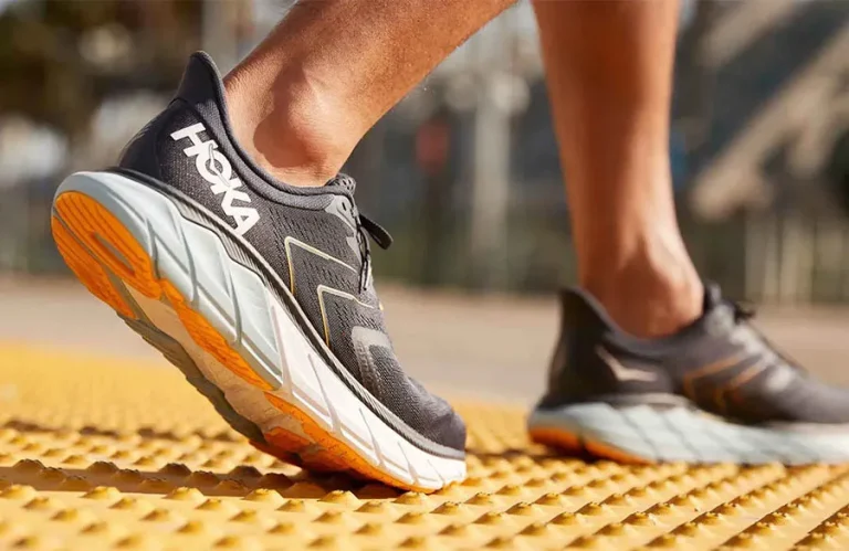 کفش ورزشی مناسب